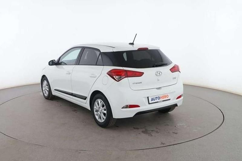 Usado Hyundai i20 GO! 91 CV (66 kW) 2015 Blanco Berlina