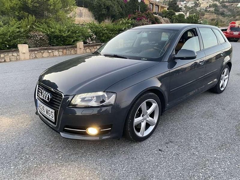 Negro Usado 2011 Audi A3 Sportback Ambiente Utilitario | 9500 € (Precio justo) - Imagen 1/4