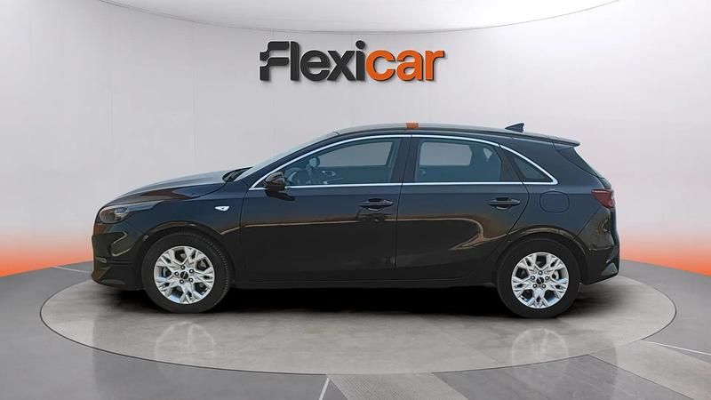 Używany Kia Ceed 136 KM (100 kW) 2023 Czarny Hatchback