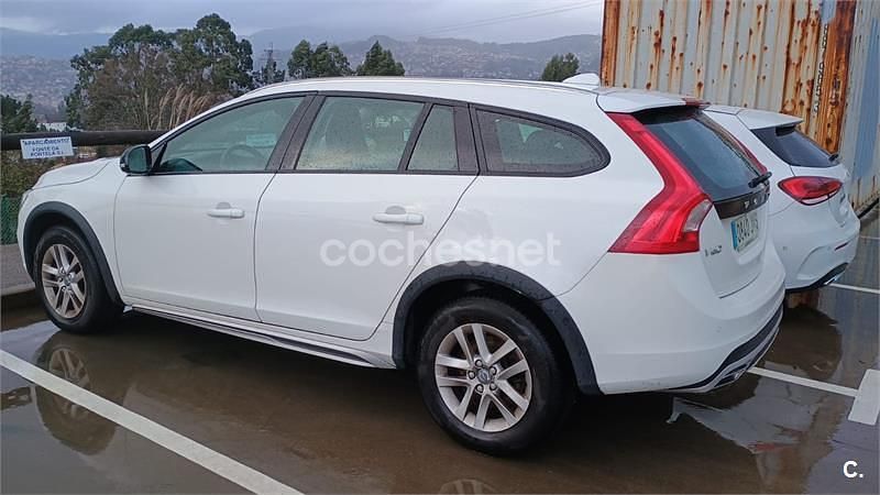 Blanco Usado 2017 Volvo V60 CC Familiar | 13.700 € (Caro) - Imagen 1/4