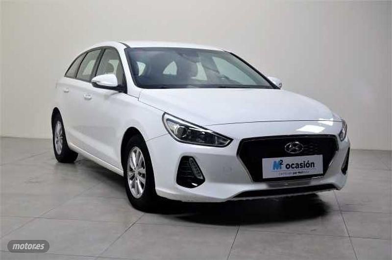 Usado Hyundai i30 110 CV (80 kW) 2018 Blanco Familiar