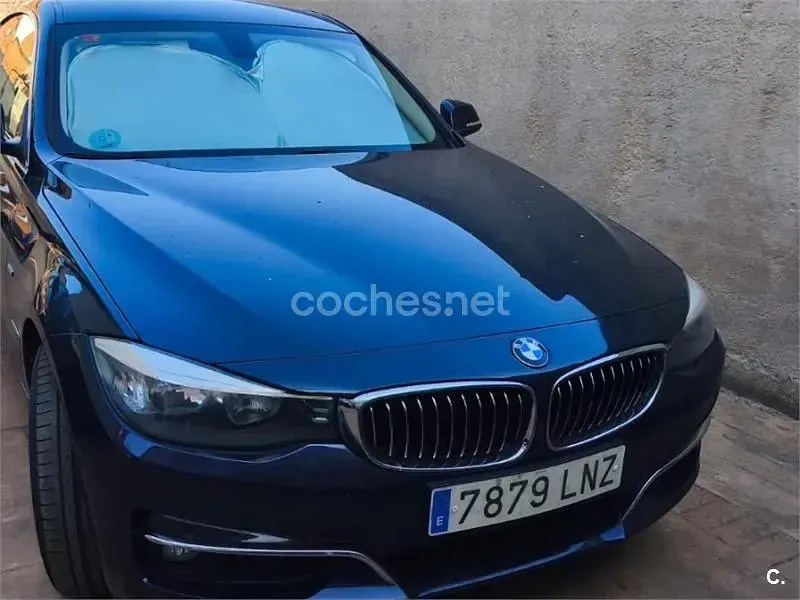 Usado BMW 318 143 CV (105 kW) 2015 Azul Berlina