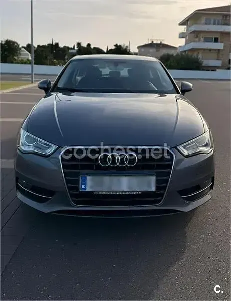 Usado Audi A3 Ambition 150 CV (110 kW) 2014 Gris / plata Berlina