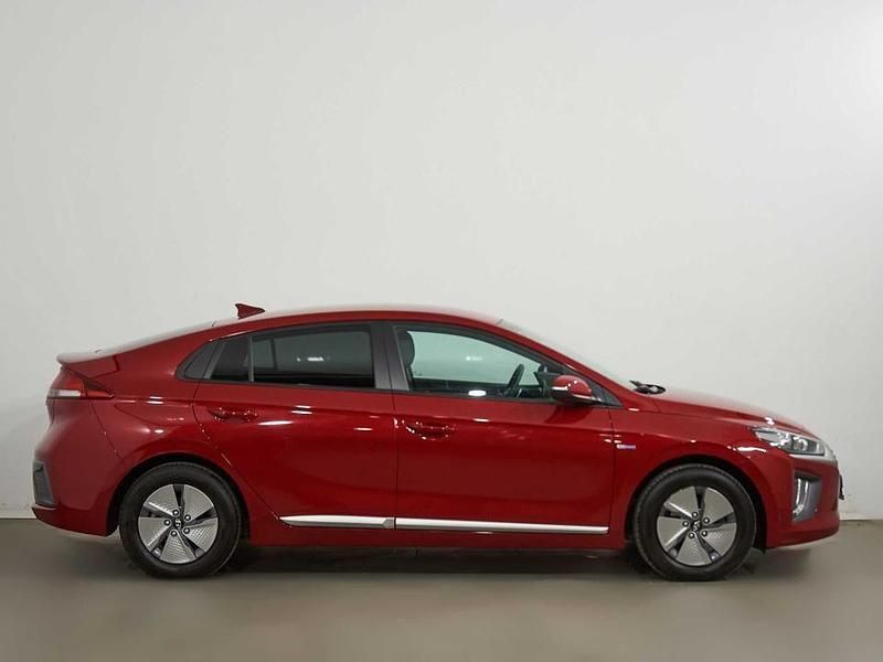 Usado Hyundai Ioniq 141 CV (103 kW) 2021 Granate Utilitario
