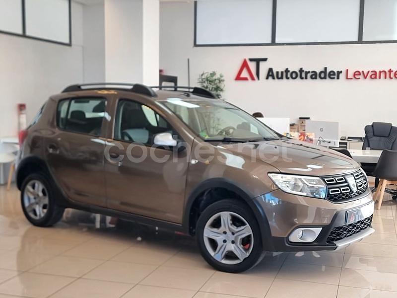 Marrón Usado 2017 Dacia Sandero Lauréate Utilitario | 8499 € (Buen precio) - Imagen 1/4