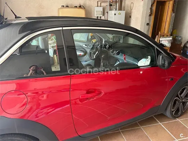Usado Opel Adam Rocks S 150 CV (110 kW) 2015 Granate Utilitario