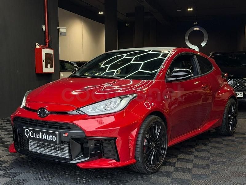 Nuevo Toyota Yaris 276 CV (202 kW) 2025 Rojo Berlina