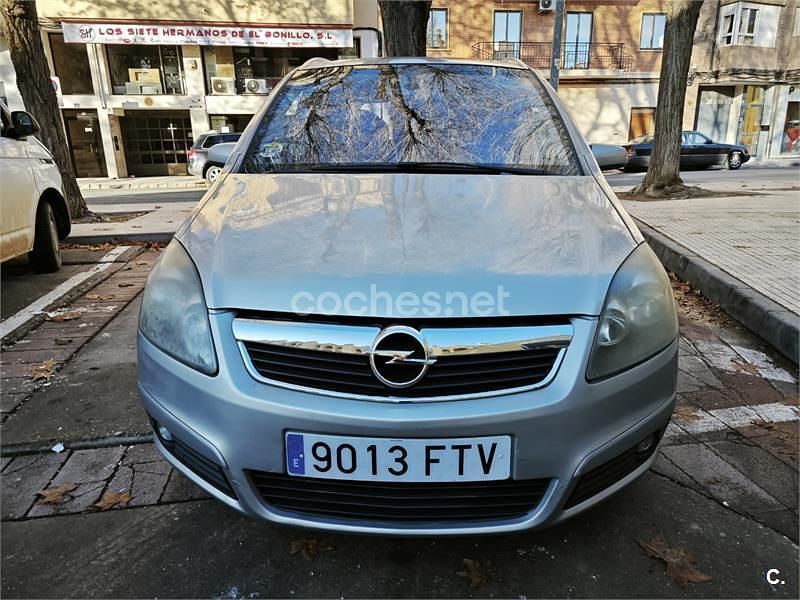Usado Opel Zafira Cosmo 120 CV (88 kW) 2007 Gris / plata Monovolumen