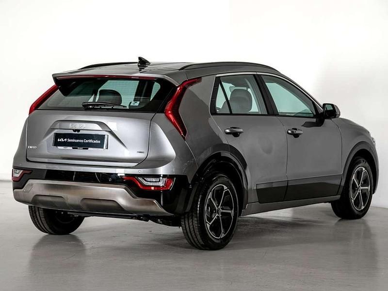 Usado Kia Niro 129 CV (94 kW) 2025 Gris SUV