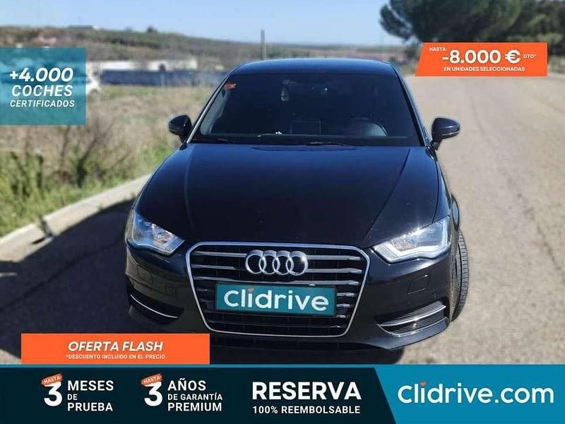 Usado Audi A3 Sportback Attraction 105 CV (77 kW) 2015 Negro Utilitario