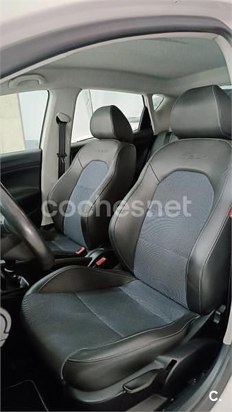 Usado Seat Ibiza I-Tech 90 CV (66 kW) 2013 Blanco Berlina