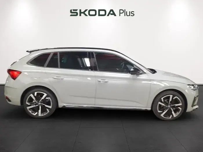 Usado Skoda Scala Monte Carlo 150 CV (110 kW) 2025 Gris Utilitario