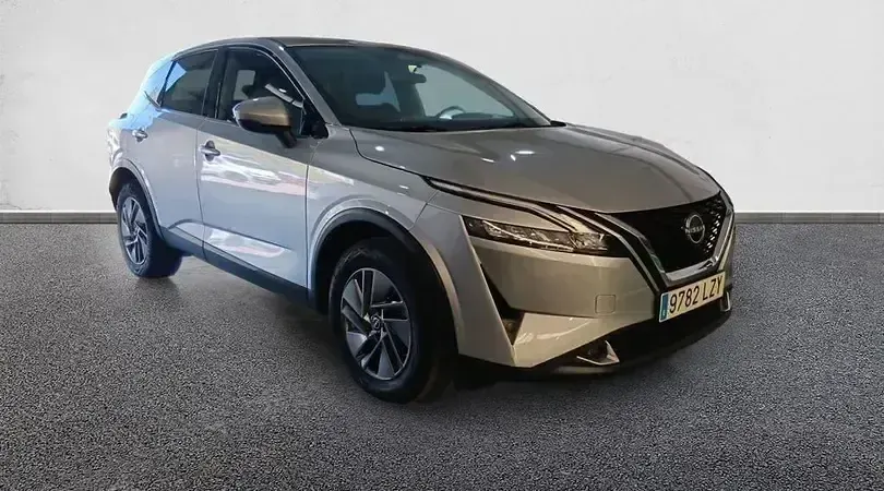 Usado Nissan Qashqai Acenta 158 CV (116 kW) 2022 Diamond silver (metalizado) SUV