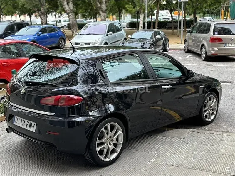 Usado Alfa Romeo 147 120 CV (88 kW) 2007 Negro Utilitario