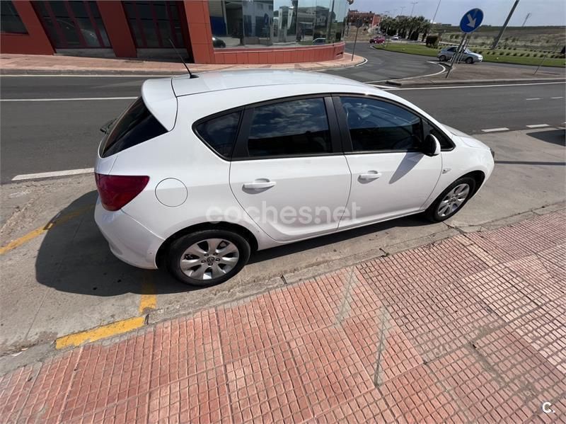 Usado Opel Astra Business 110 CV (80 kW) 2015 Blanco Berlina