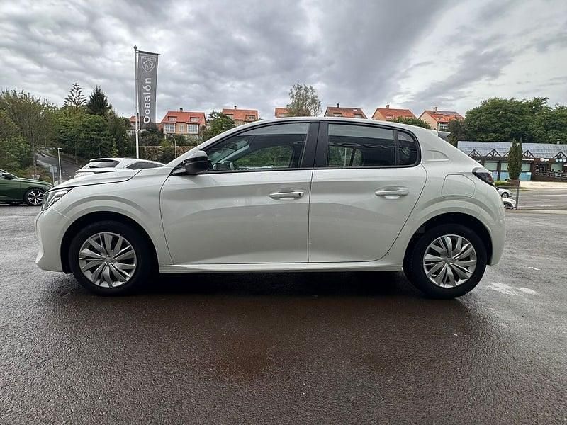 Usado Peugeot 208 Active 100 CV (73 kW) 2022 Blanco Utilitario
