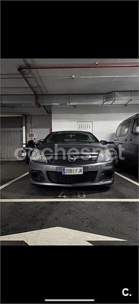 Gris / plata Usado 2006 Opel Astra GTC Sport Berlina | 6000 € - Imagen 1/2
