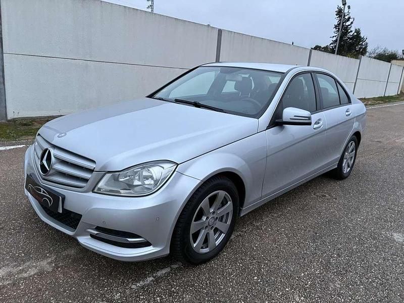 Usado Mercedes C200 Edition 136 CV (100 kW) 2013 Plateado Berlina