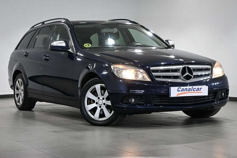 Usado Mercedes C220 170 CV (125 kW) 2008 Azul Familiar