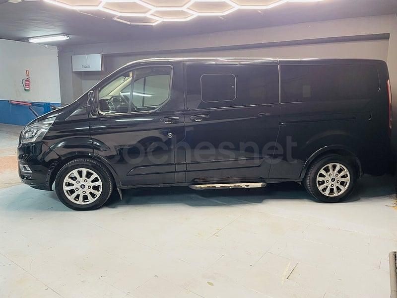 Usado Ford Tourneo Titanium 130 CV (95 kW) 2019 Negro Monovolumen