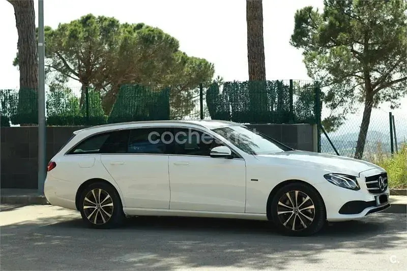 Usado Mercedes E300 306 CV (225 kW) 2020 Blanco Familiar