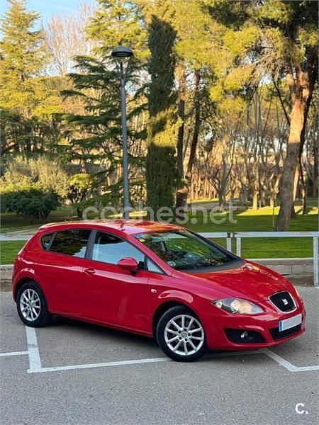 Käytetty Seat Leon Reference 105 HP (77 kW) 2011 Punainen Viistoperä