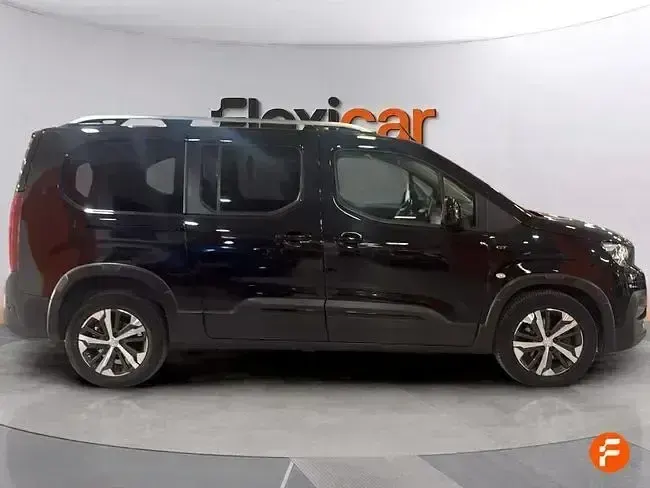 Usado Peugeot Rifter GT 130 CV (95 kW) 2021 Negro Monovolumen