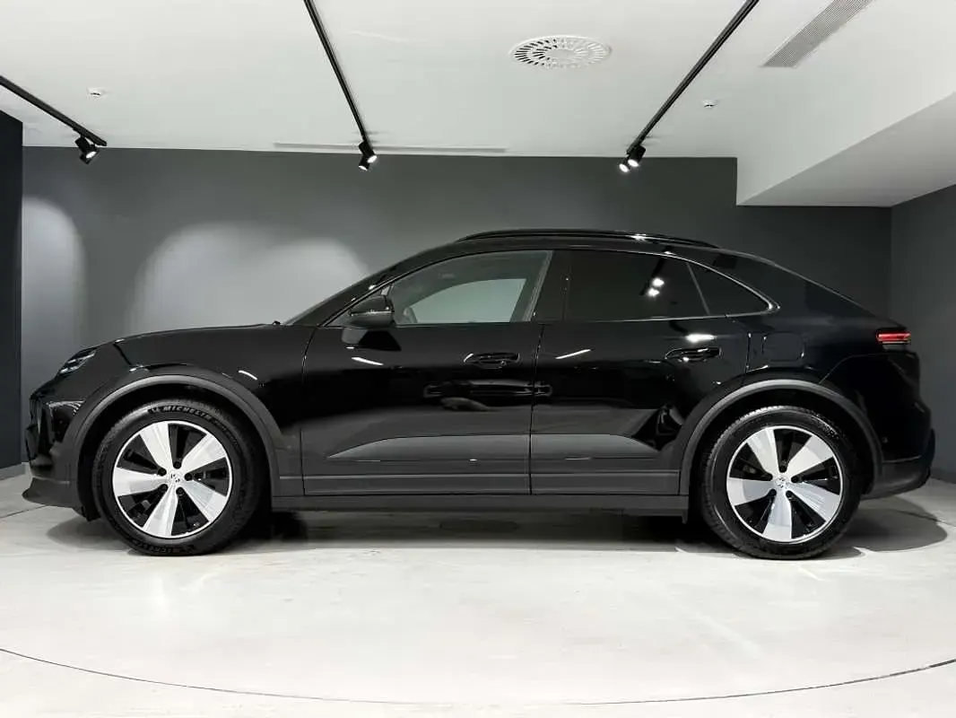 Usado Porsche Macan 264 kW (360 CV) 2025 Negro SUV