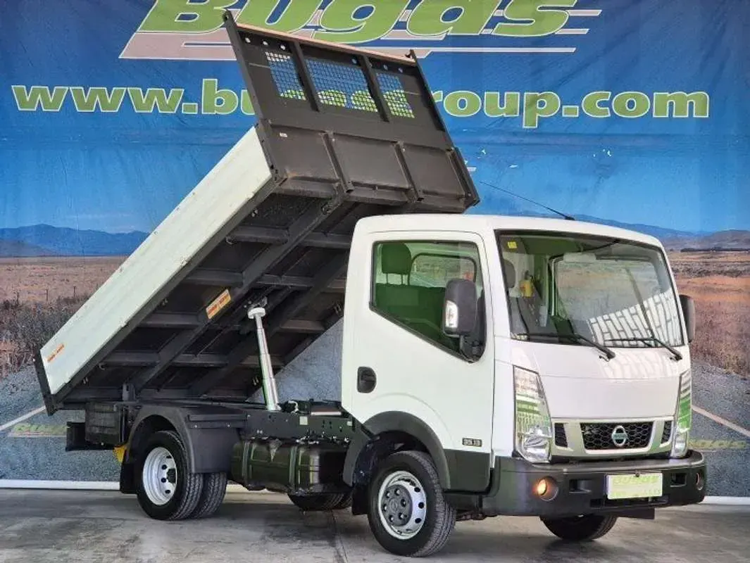 Usado Nissan Cabstar 131 CV (96 kW) 2018 Blanco Pickup/Camioneta
