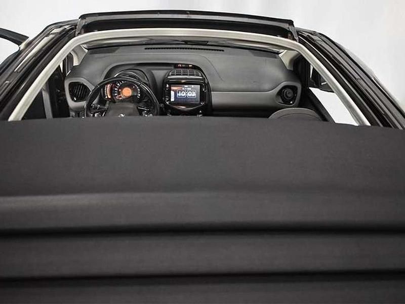 Usado Peugeot 108 Allure 72 CV (52 kW) 2021 Gris Utilitario