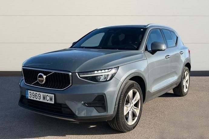 Usado Volvo XC40 Momentum 165 CV (121 kW) 2022 Gris SUV