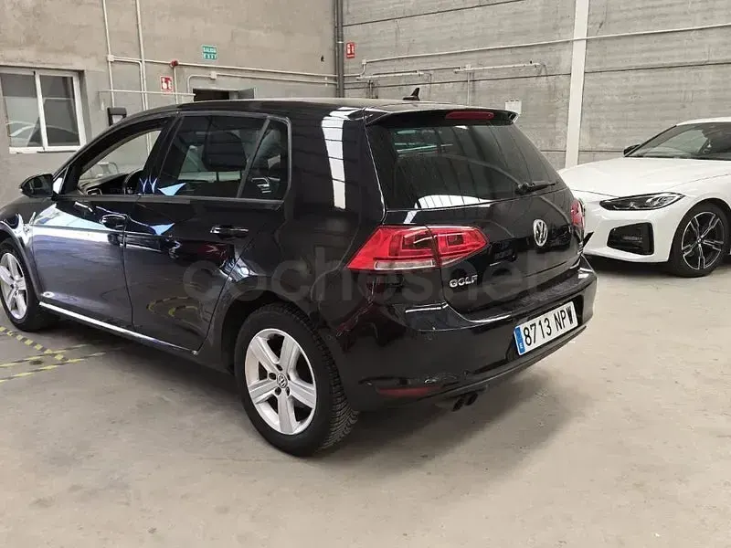 Usado VW Golf VII Advance 125 CV (91 kW) 2016 Negro Berlina