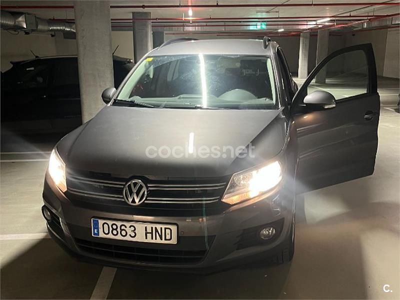 Gris / plata Usado 2012 VW Tiguan SUV | 8799 € (Buen precio) - Imagen 1/4
