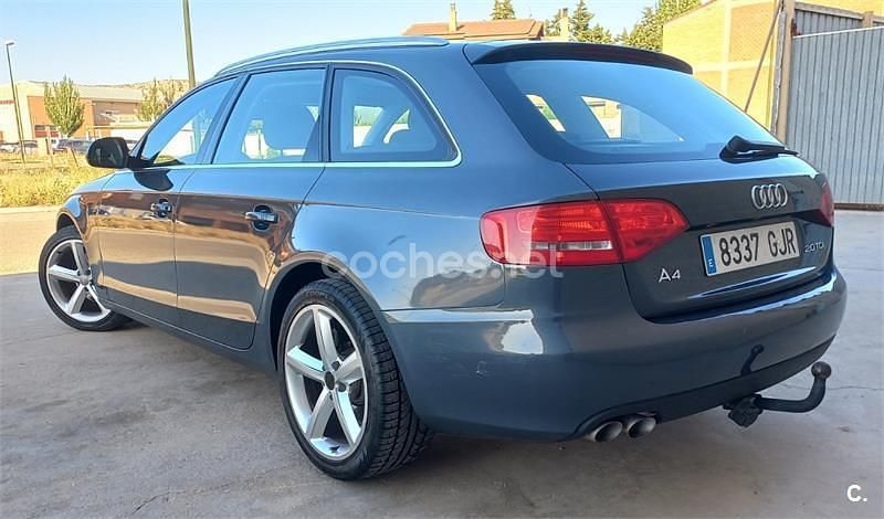 Usado Audi A4 143 CV (105 kW) 2008 Azul Familiar