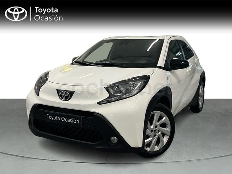 Usado Toyota Aygo X Play 72 CV (52 kW) 2025 Blanco SUV