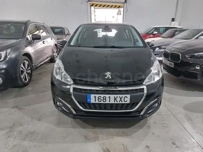 Usado Peugeot 208 Active 82 CV (60 kW) 2019 Negro Utilitario