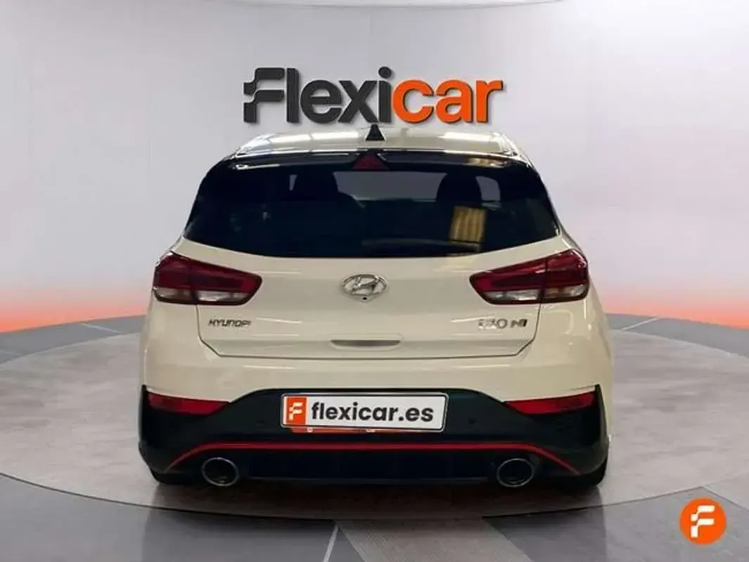 Usado Hyundai i30 250 CV (183 kW) 2022 Blanco Utilitario