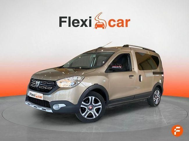 Usado Dacia Dokker Essentiel 95 CV (69 kW) 2019 Beige Monovolumen