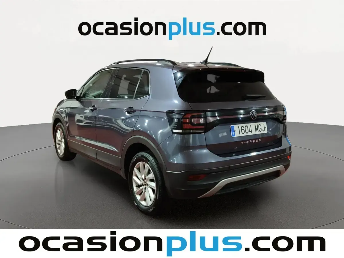 Usado VW T-Cross Advance 110 CV (80 kW) 2023 Gris SUV