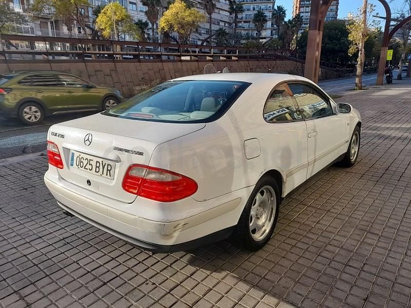 Usado Mercedes CLK200 136 CV (100 kW) 1998 Blanco Coupe