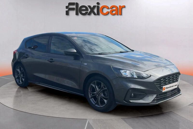 Gris Usado 2019 Ford Focus ST-Line Berlina | 13.390 € (Buen precio) - Imagen 1/4