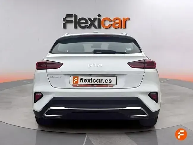 Usado Kia XCeed 120 CV (88 kW) 2023 Blanco SUV