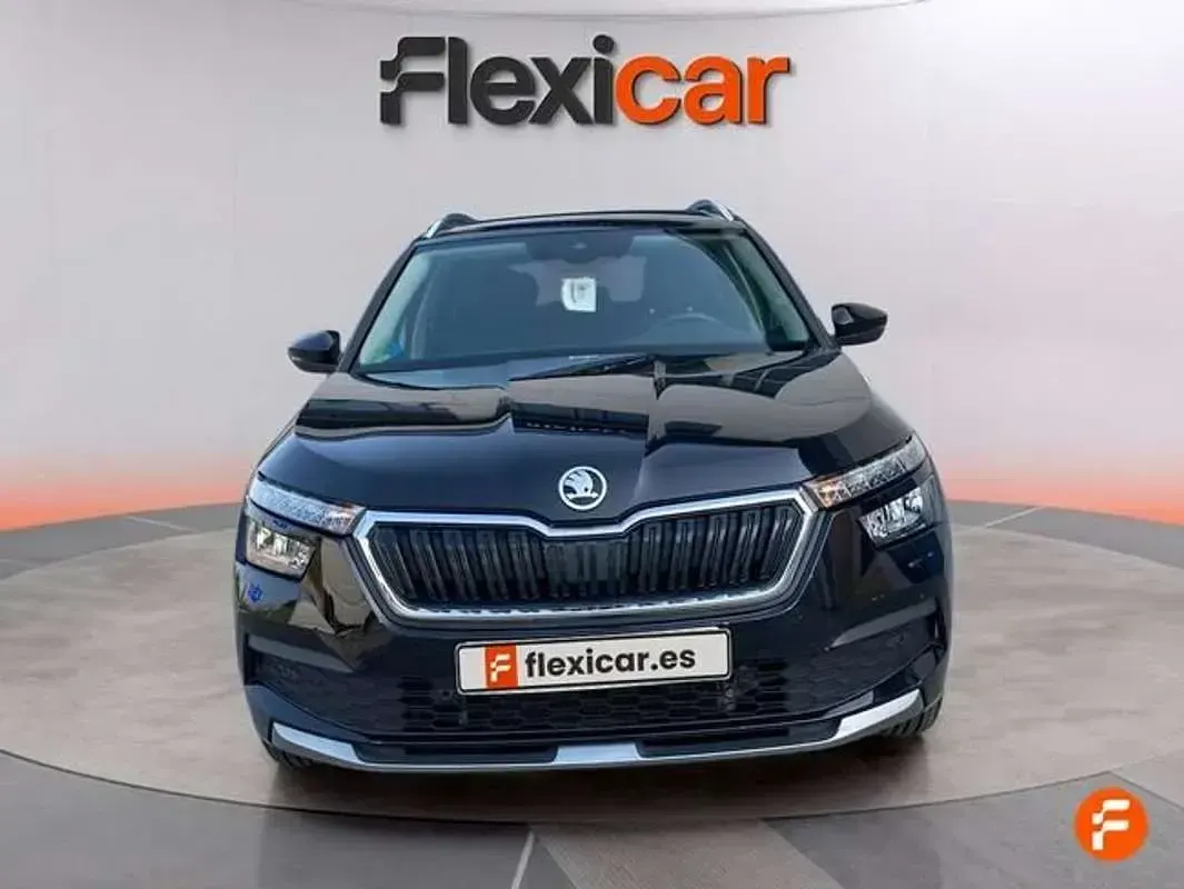 Usado Skoda Kamiq Ambition 90 CV (66 kW) 2022 Negro SUV