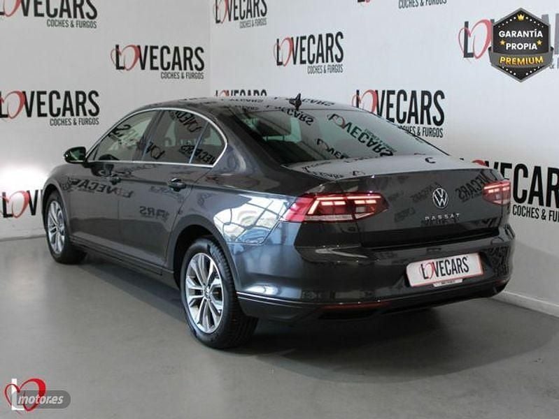Usado VW Passat Sport 150 CV (110 kW) 2021 Negro Berlina