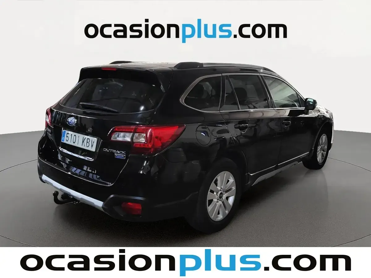 Usado Subaru Outback 150 CV (110 kW) 2017 Negro Familiar