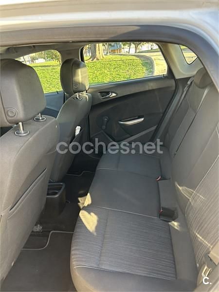 Usado Opel Astra Selective 110 CV (80 kW) 2011 Blanco Berlina