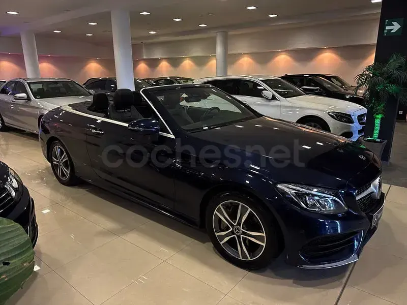 Usado Mercedes C300 245 CV (180 kW) 2017 Azul Descapotable