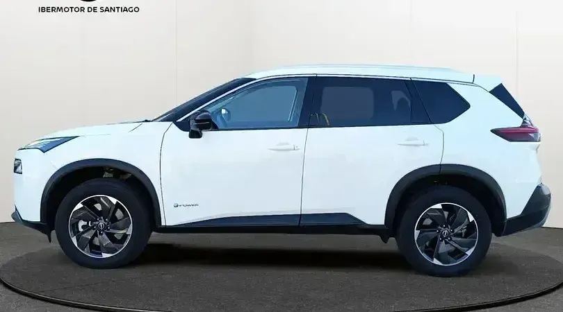 Usado Nissan X-Trail N-Connecta 213 CV (156 kW) 2025 Yuki white sólido SUV