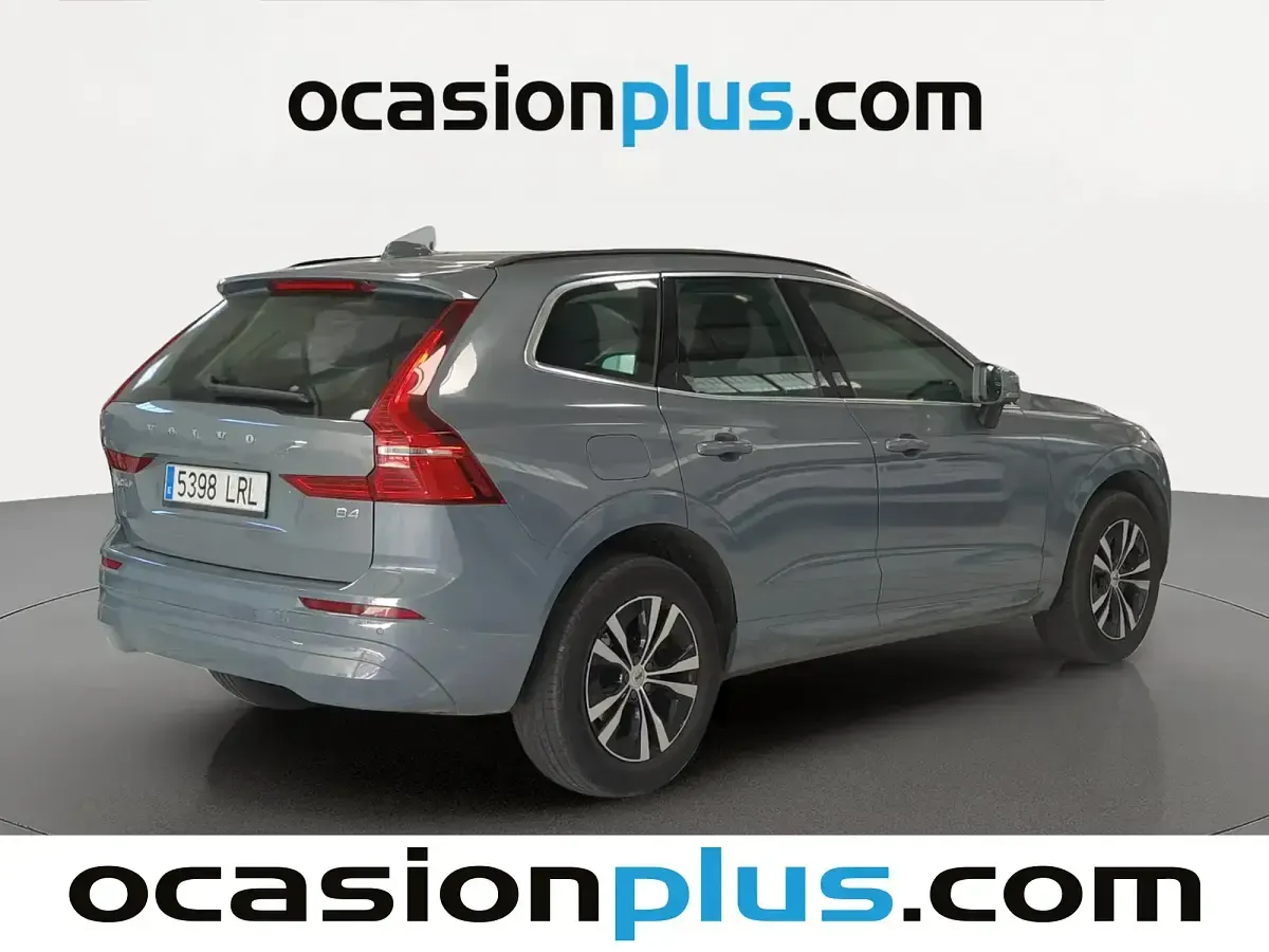Usado Volvo XC60 Momentum 197 CV (144 kW) 2021 Gris SUV
