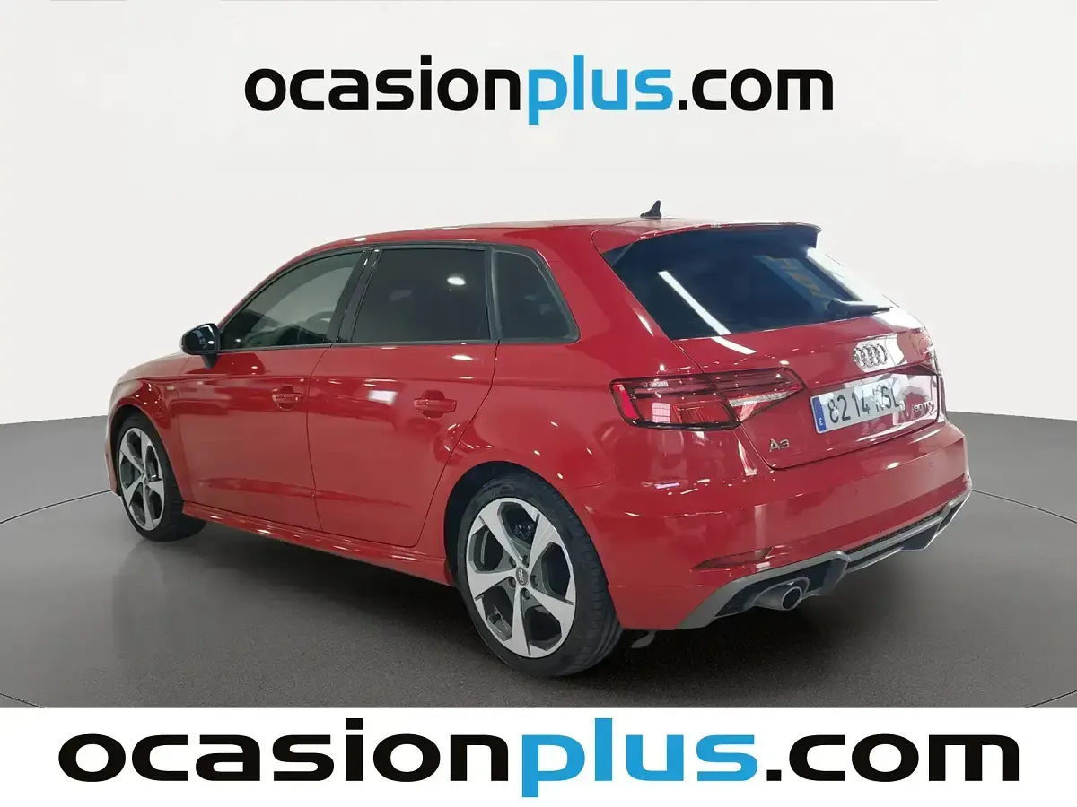 Usado Audi A3 S-Line 116 CV (85 kW) 2018 Rojo Berlina